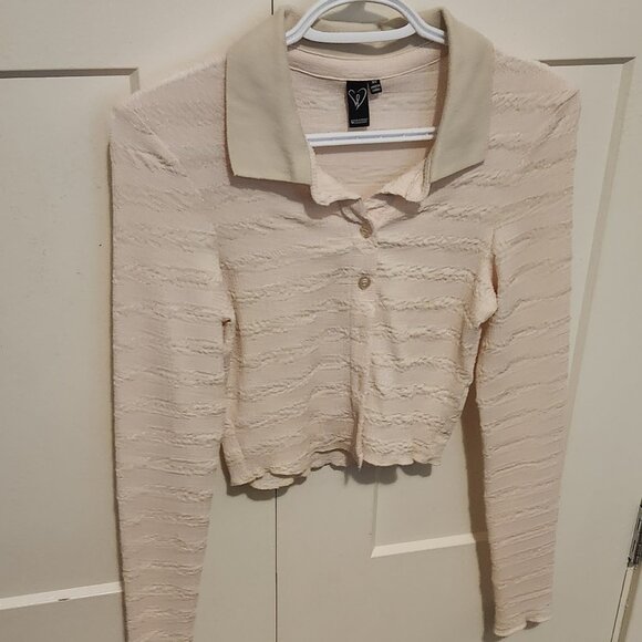Buttoned Blouse - Picture 5 of 5
